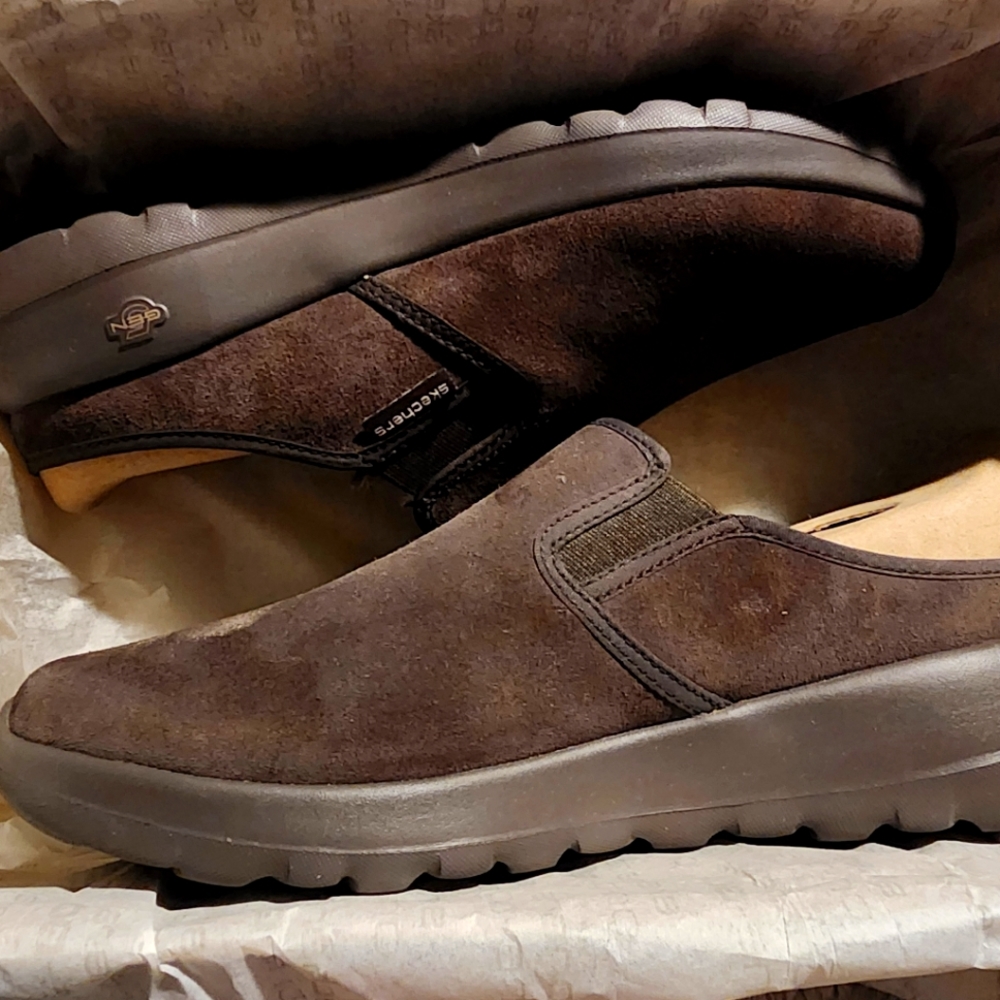 Skechers
